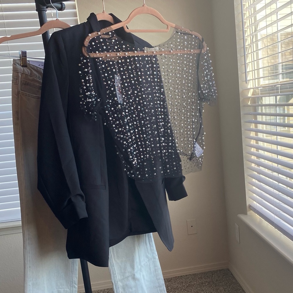 PEARL BLACK TOP